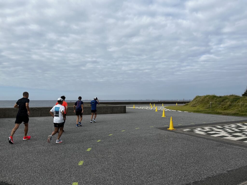 稲毛ヨットハーバー〜稲毛海浜公園5~20kmランニング練習会のラップタイム