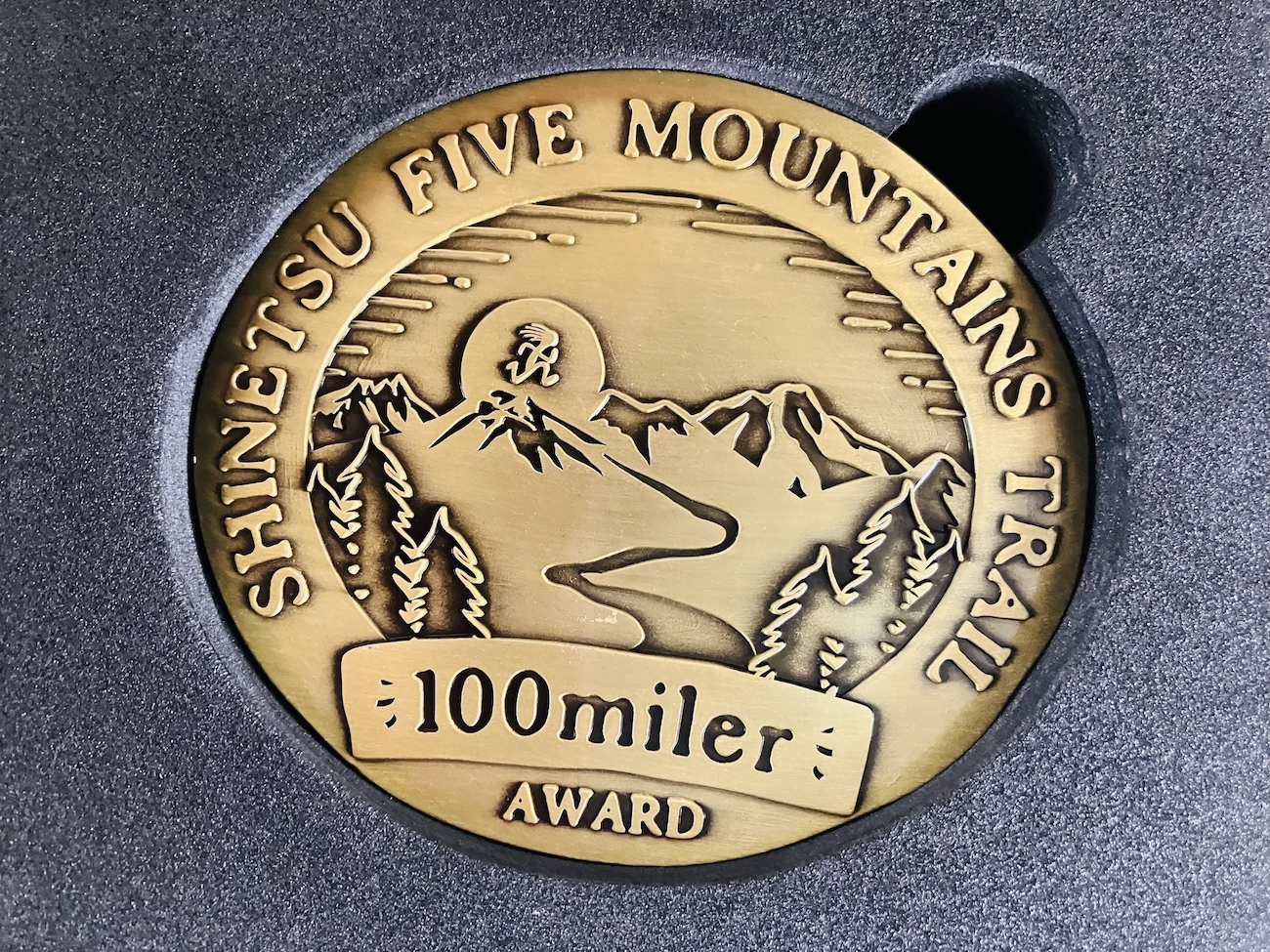 信越五岳トレイルランニングレース100マイルの完走メダル2022
