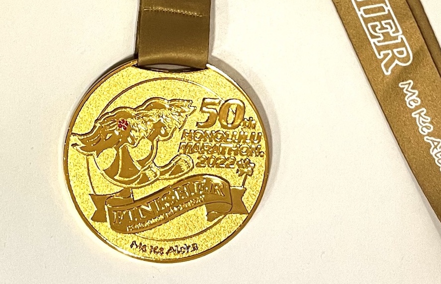ホノルルマラソンの完走メダル2022