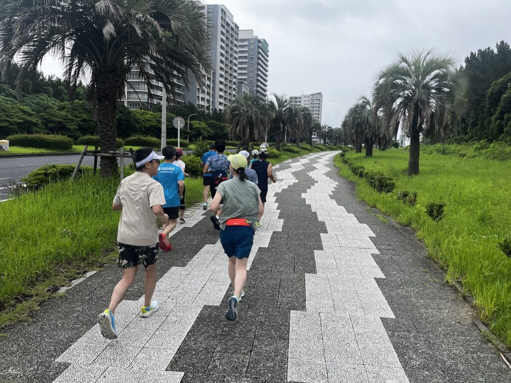 幕張ベイ・ランニングクラブ稲毛ヨットハーバー〜稲毛海浜公園ランニング練習会