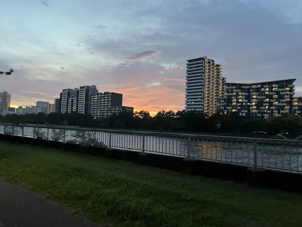 検見川浜駅〜稲毛の桟橋往復10kmランニング練習会【幕張ベイ・ランニングクラブ】