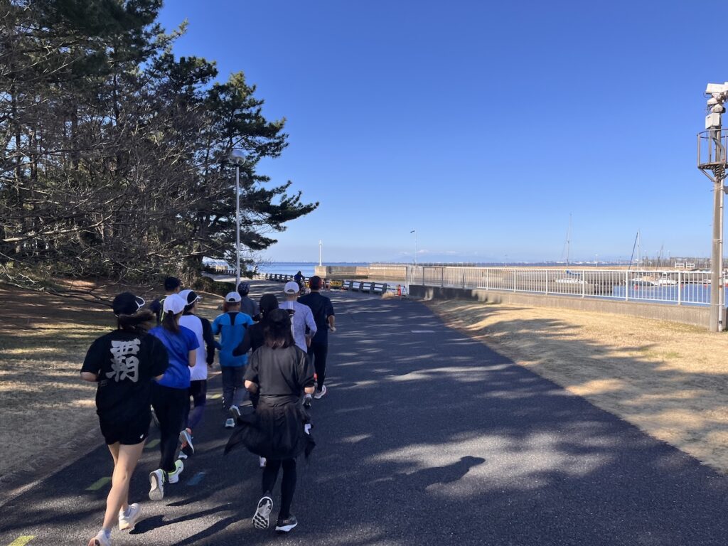 幕張ベイ・ランニングクラブ　稲毛ヨットハーバー〜稲毛海浜公園5~20kmランニング練習会